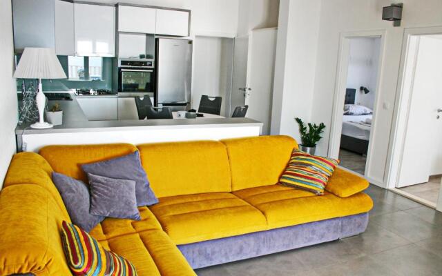 Apartment Mira II