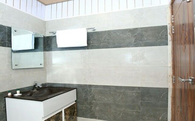 OYO 322 Hotel Royal