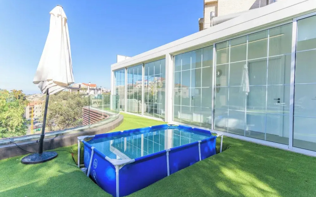 GlassHaus Rooftop 2-BR & Pool in Ghazir