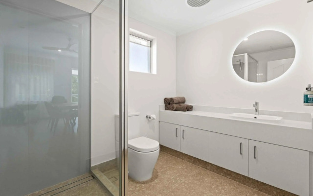 Moonlight Bay Suites