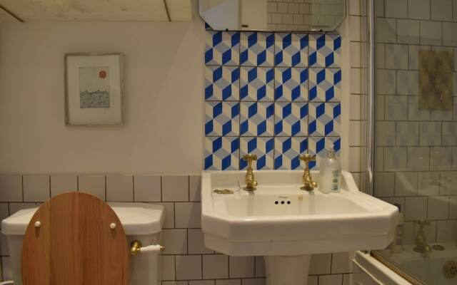 Stunning 1 Bedroom Apartment in East London