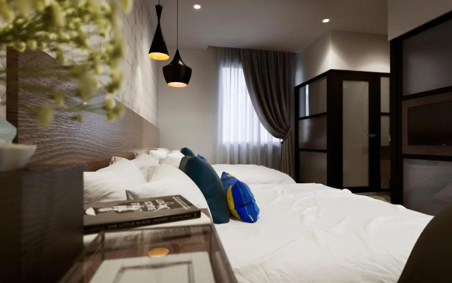 The Square Hotel