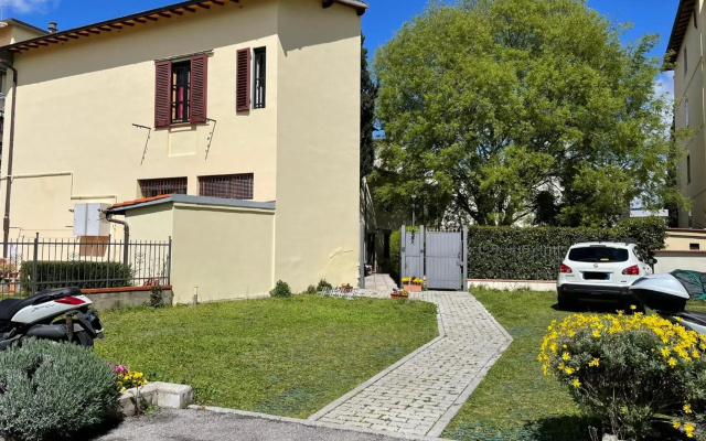 Tuscany style apt free parking 15 min from city center