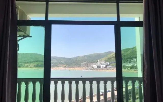 Chaoyin Island Hostel