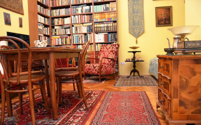 Central Holiday Apartments