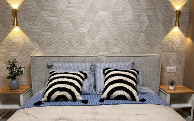 Апартаменты на проспекте Героев Отечества 8