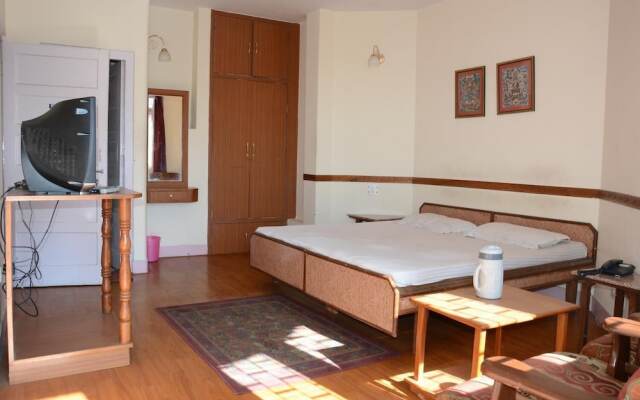 Hotel Basant