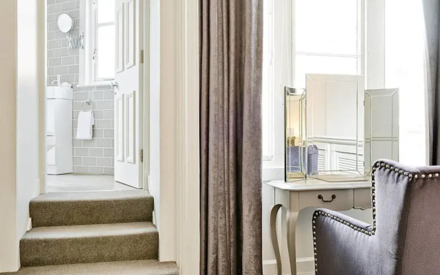 JOIVY Luxury George Street Apartments: Edinburgh Suite