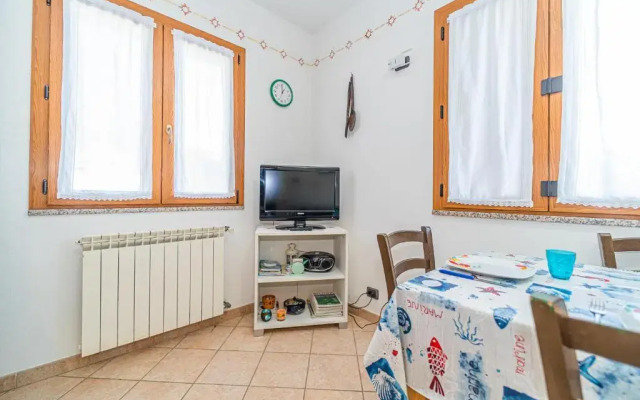 Apartment in Villa 2 to 4 Persons With Large Garden "stella"