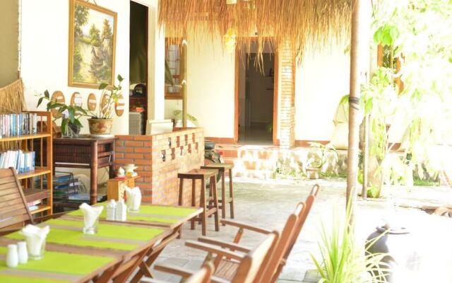 Alyssa's Garden Home