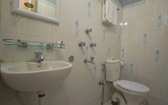 OYO 10695 Hotel Niladri Palace