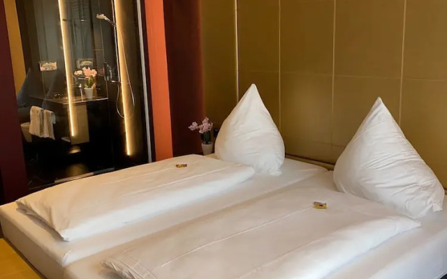 Primetime Hotel
