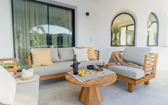 Superb Villa With Private Lagoon Pool
