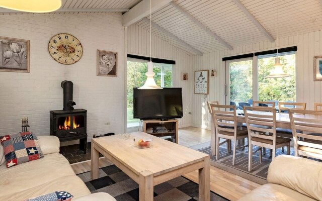 8 Person Holiday Home in Roslev