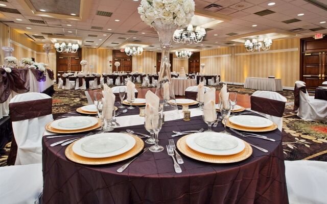Crowne Plaza Cleveland South - Independence