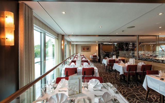 Crossgates Hotelship Medienhafen - Düsseldorf