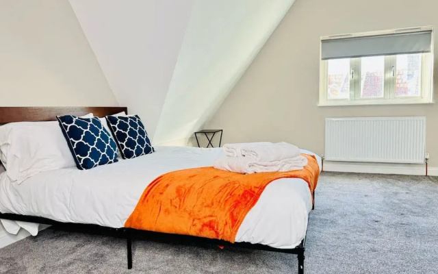 25A Moonstone House in Thetford