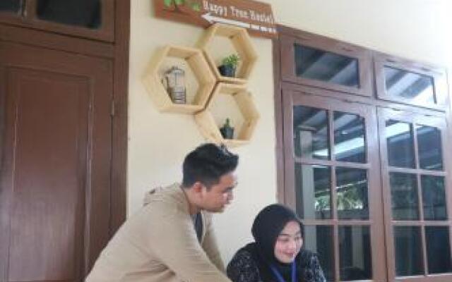 Happy Tree Hostel Yogyakarta
