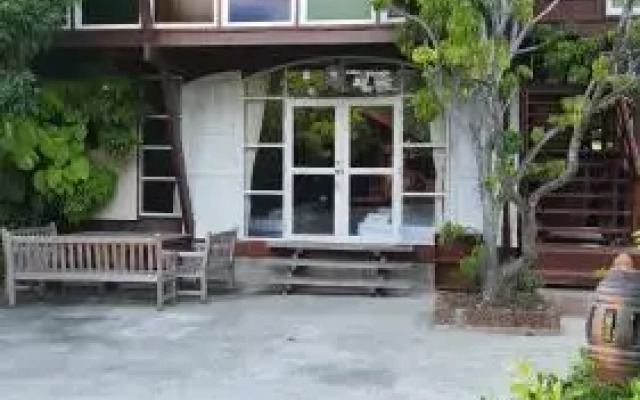 Ruean Mai Chai Khlong