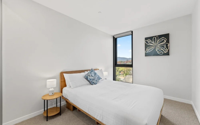 Stylish 2-bed Stay Near Canberra Centre – Guest Rooms – Dickson