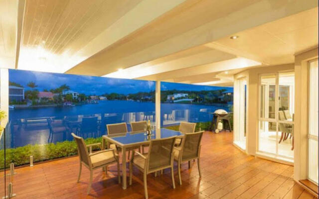 15 Shorehaven Drive Apartments