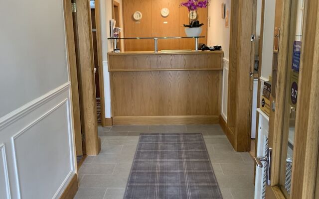 The Westlynne Hotel & Apartments