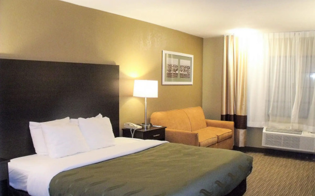 Clarion Pointe Winslow I-40