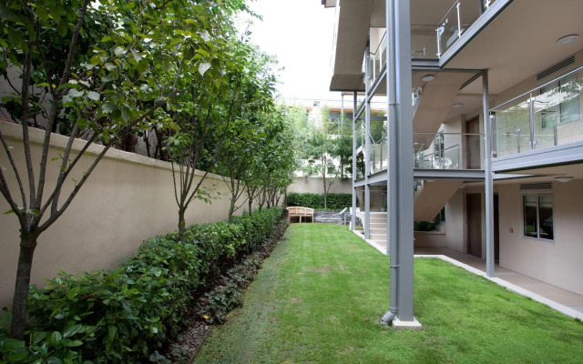 Lakeside Apartments