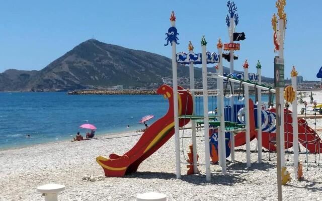 50 Meters to Beach! AC - Wifi -Near City Center