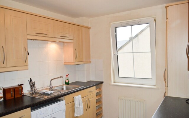 Bright 2 Bedroom Apartment With Parking in Edinburgh