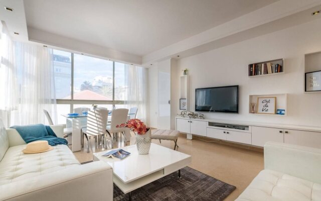 Renovated White House - Banana Beach