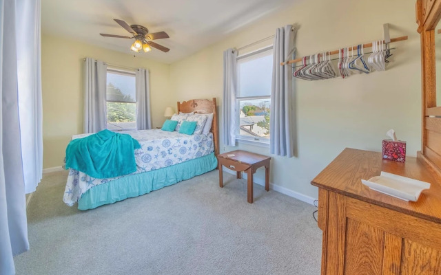 Stroll Into Town: Cozy Apartment in Kilmarnock