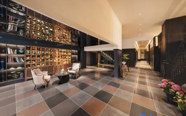 Jingdezhen Taomingju Garden Hotel (Tao Yang Alley People's Square)