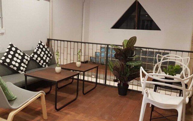 Haus Sathorn 11 Bed & Breakfast