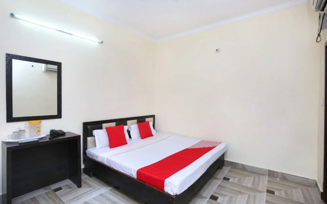 Rr Residency By OYO Rooms