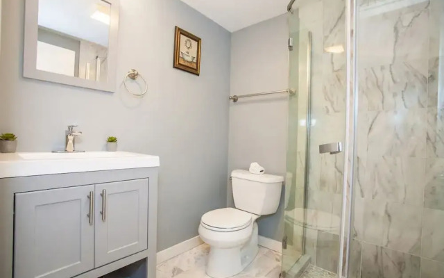 Luxury Collection-4 Bedroom 3 Full-bathroom-boston