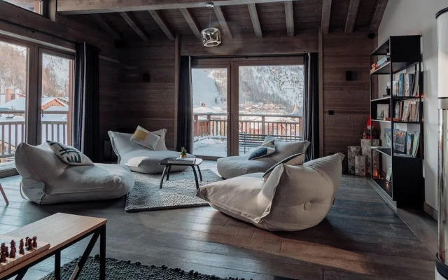 Victoria Lodge, Friendly Hotel