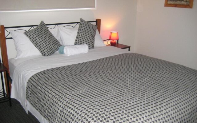 Riverdell Park Accommodation Bed & Breakfast Chinchilla