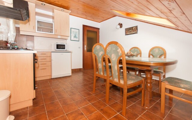 Apartments and Room Danijel