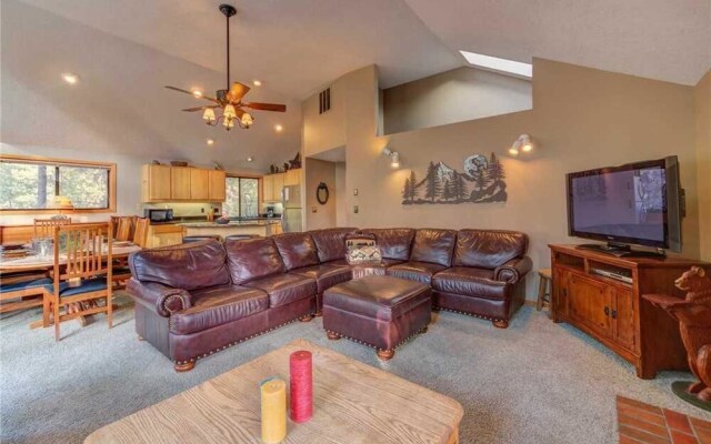 Deer Lane 11 by Village Properties at Sunriver