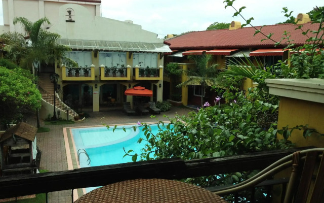Crown Regency Residences Davao Hotel