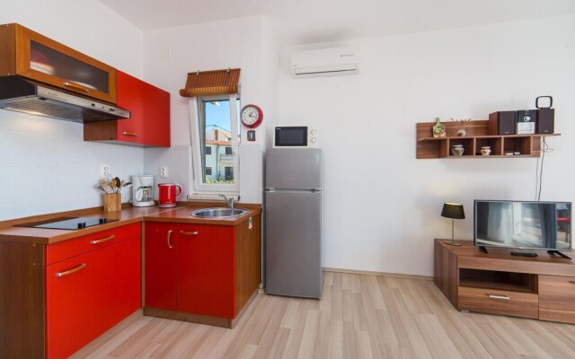 Amazing Apartment in Brist With 1 Bedrooms and Wifi