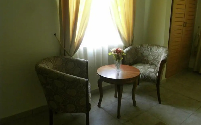 Rayporsh Hotel