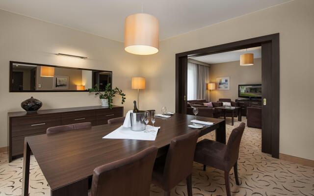 Holiday Inn Resort Warszawa Józefów**** by IHG