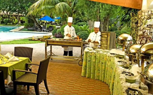 Costabella Tropical Beach Hotel