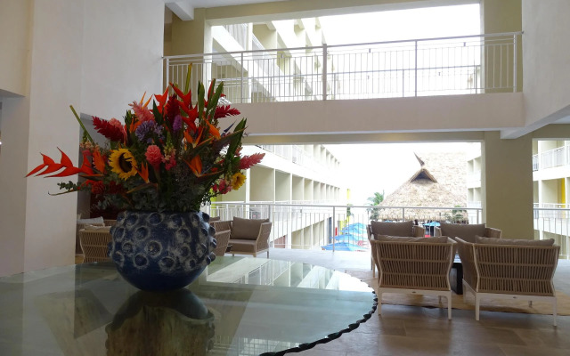 Decameron Isla Coral Guayabitos Ramada All-Inclusive Resort