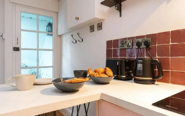 Host Stay The Courtyard at Egremont Place