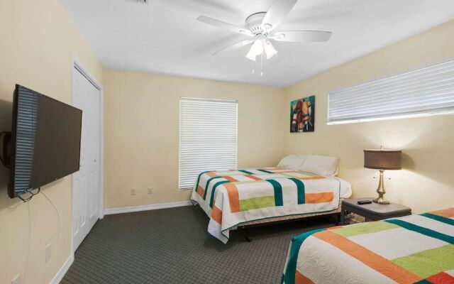 Barefoot Beach Retreat 3 Bedroom Apartment