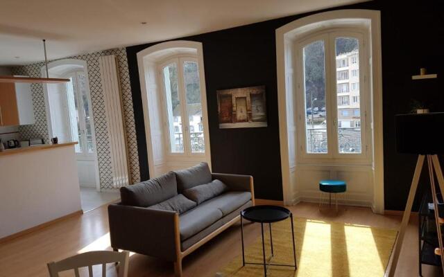 Tulle : bel appartement lumineux en centre ville