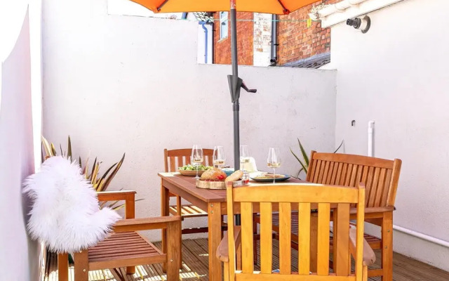 The Terrace - Light Bright Characterful Near Beaches